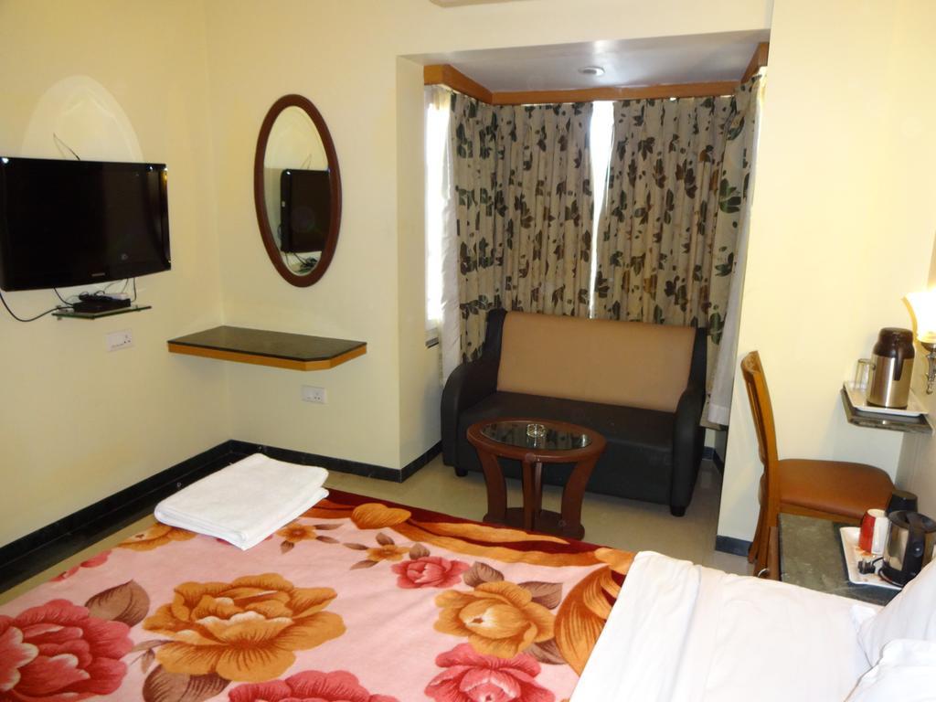 Hotel Nahar Manchester Inn Coimbatore Værelse billede